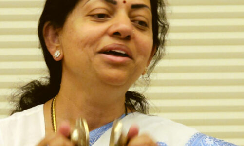 Anandi Ma: uma Shakti oferecendo Shaktipat no ocidente